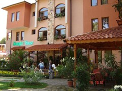 Oleander House - photo 2
