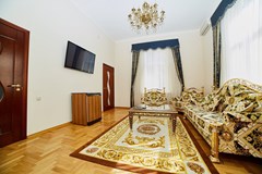 Deluxe Hotel - photo 2