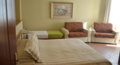 Dyrrah: Room - photo 15