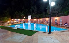New York: Pool - photo 22