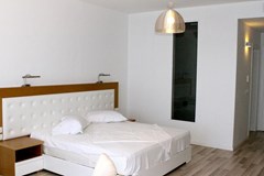 Regina: Room TRIPLE STANDARD - photo 11