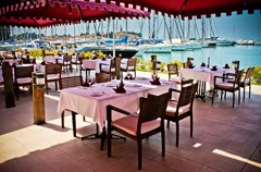 Nautica: Restaurant - photo 8
