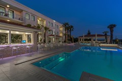 Aparthotel Adeo: Pool - photo 45
