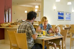 Allegro Sunny Hotel by Valamar: Restaurant - photo 11