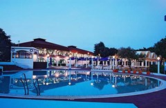 Amarin Resort Apartments: Pool - photo 18