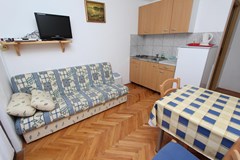 Apartment Lora: Room - photo 8