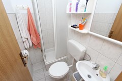 Apartment Lora: Room - photo 11