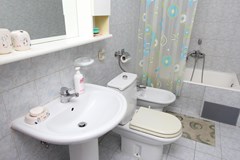 Apartment Lora: Room - photo 15