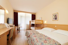 Hotel Sol Aurora for Plava Laguna: Room FAMILY ROOM PARK VIEW - photo 128