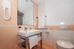 Belvedere Resort Apartments: Room APARTMENT CAPACITY 5 - photo 37
