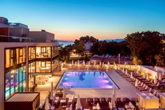 Luxury Hotel Riva: General view - photo 43
