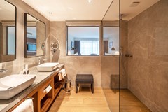 Luxury Hotel Riva: Room Double or Twin DELUXE SEA VIEW - photo 5
