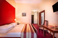 Smart Selection Hotel Bristol: Room - photo 27