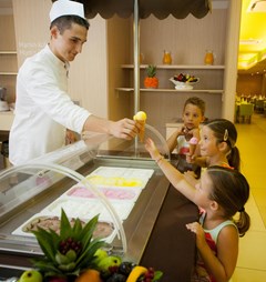 Family Hotel Vespera: Restaurant - photo 19