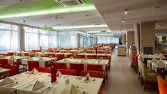 Family Hotel Vespera: Restaurant - photo 40