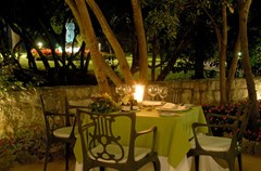 Arbiana Heritage Hotel: Restaurant - photo 45