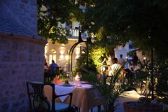 Arbiana Heritage Hotel: Restaurant - photo 72