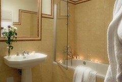 Arbiana Heritage Hotel: Room - photo 12