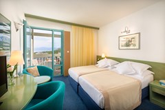 Dalmacija Sunny Hotel by Valamar: Room DOUBLE SIDE SEA VIEW WITH BALCONY - photo 7