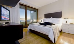 The Residence: Room - photo 20