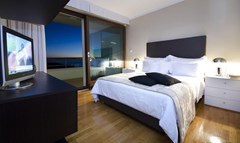 The Residence: Room - photo 26