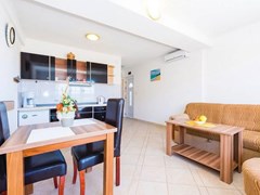 APARTMENTS LEKO: Room APARTMENT CAPACITY 4 - photo 10