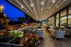 Annex Building of Art Hotel: Terrace - photo 4
