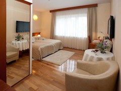 Hotel Royal Suites: General view - photo 7