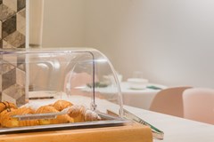PRISKA MED LUXURY ROOMS: Restaurant - photo 3