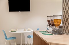 PRISKA MED LUXURY ROOMS: Restaurant - photo 9