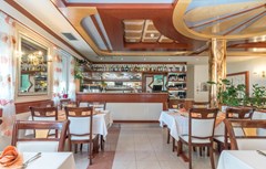 Hotel Trogir Palace: Restaurant - photo 4