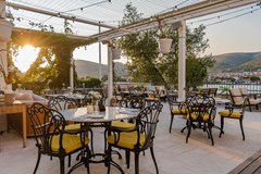 Brown Beach House hotel & spa: Terrace - photo 7