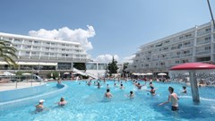 Olympia: Pool - photo 11