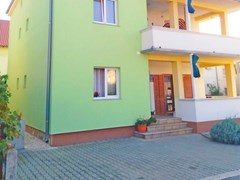 Apartments Kristina: General view - photo 8