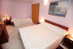 Villa Rustica Dalmatia Depadance: Room APARTMENT CAPACITY 4 TWO BEDROOMS - photo 8
