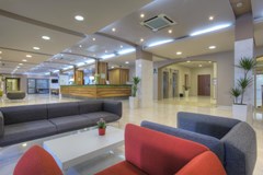 Pinija: Lobby - photo 1