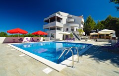 Aparthotel Villa Plat: Pool - photo 11