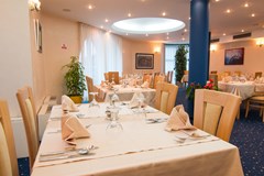 Blue Star: Restaurant - photo 18