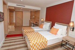 Budva: Room - photo 9