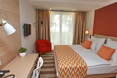 Budva: Room - photo 37