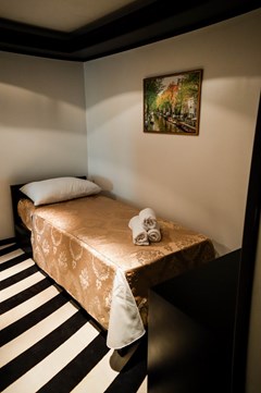 Amsterdam: Room TRIPLE STANDARD - photo 12