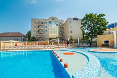 Nadezhda Sanatorij: Бассейн - photo 15