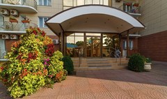 Nadezhda Sanatorij: Вход - photo 3