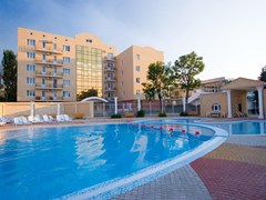 Nadezhda Sanatorij: Бассейн - photo 17