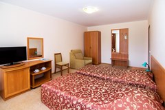 Parus (sanatorij) Sanatorij: Стандартный 2-местный (корпус №5 вид на улицу) - photo 38