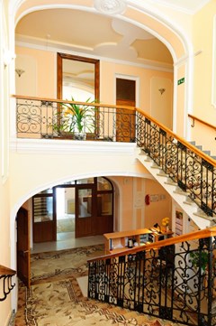 Narzan Sanatorium: Холл корпуса 4 - photo 16
