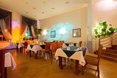 40-meridian Yaxt-klub Zagorodny`j otel`: Ресторан - photo 13
