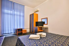 Rus` otel` ( Veseloe) Otel`: Стандартный 2-местный с балконом (2 отдельные кровати/1 двуспальная) Стандартный 2-местный с балконом - photo 20