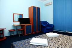Rus` otel` ( Veseloe) Otel`: Стандартный 3-местный с балконом - photo 10