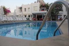 Serhan: Pool - photo 5